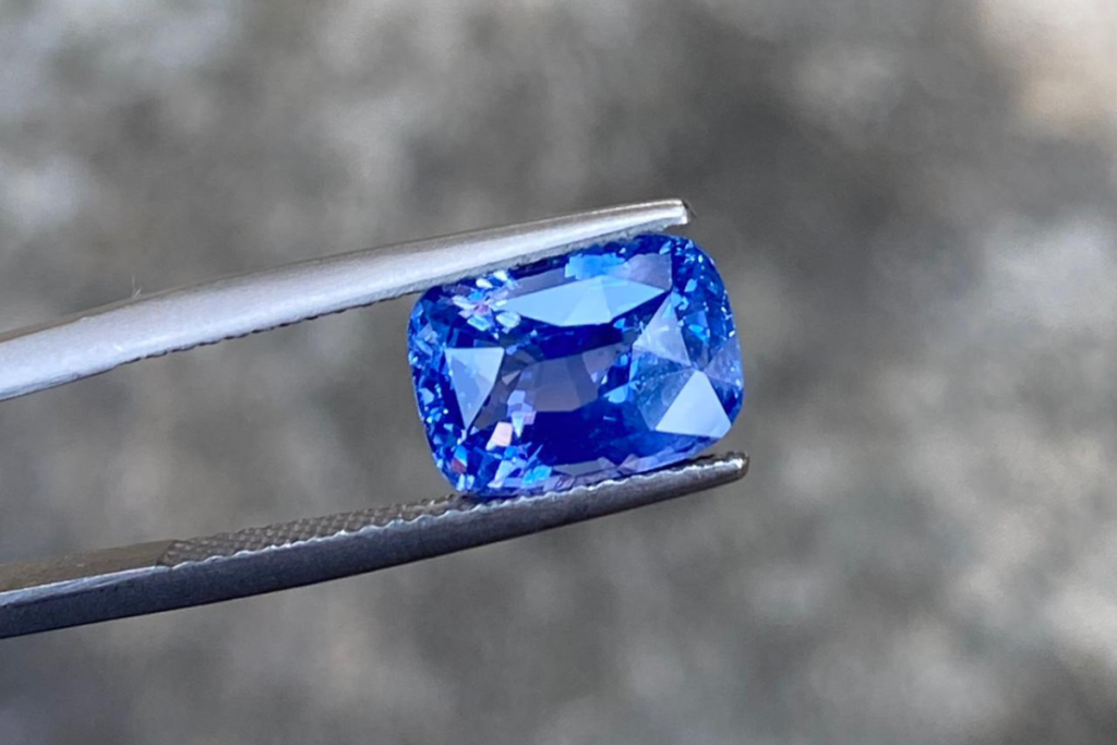 Blue Sapphire Stone Benefits