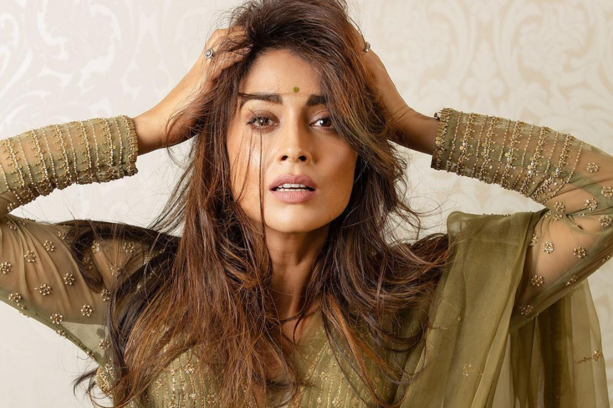Shriya Saran Looks Stunning In Olive Green Saree; These Looks Of Her In Blue Shades Are Breathtaking!