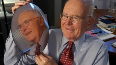 Gordon Moore, Father of Moore's Law and Co-Founder of Intel, Passes Away at 94