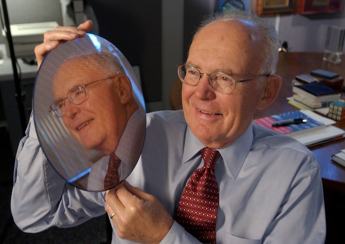 Gordon Moore, Father of Moore's Law and Co-Founder of Intel, Passes Away at 94