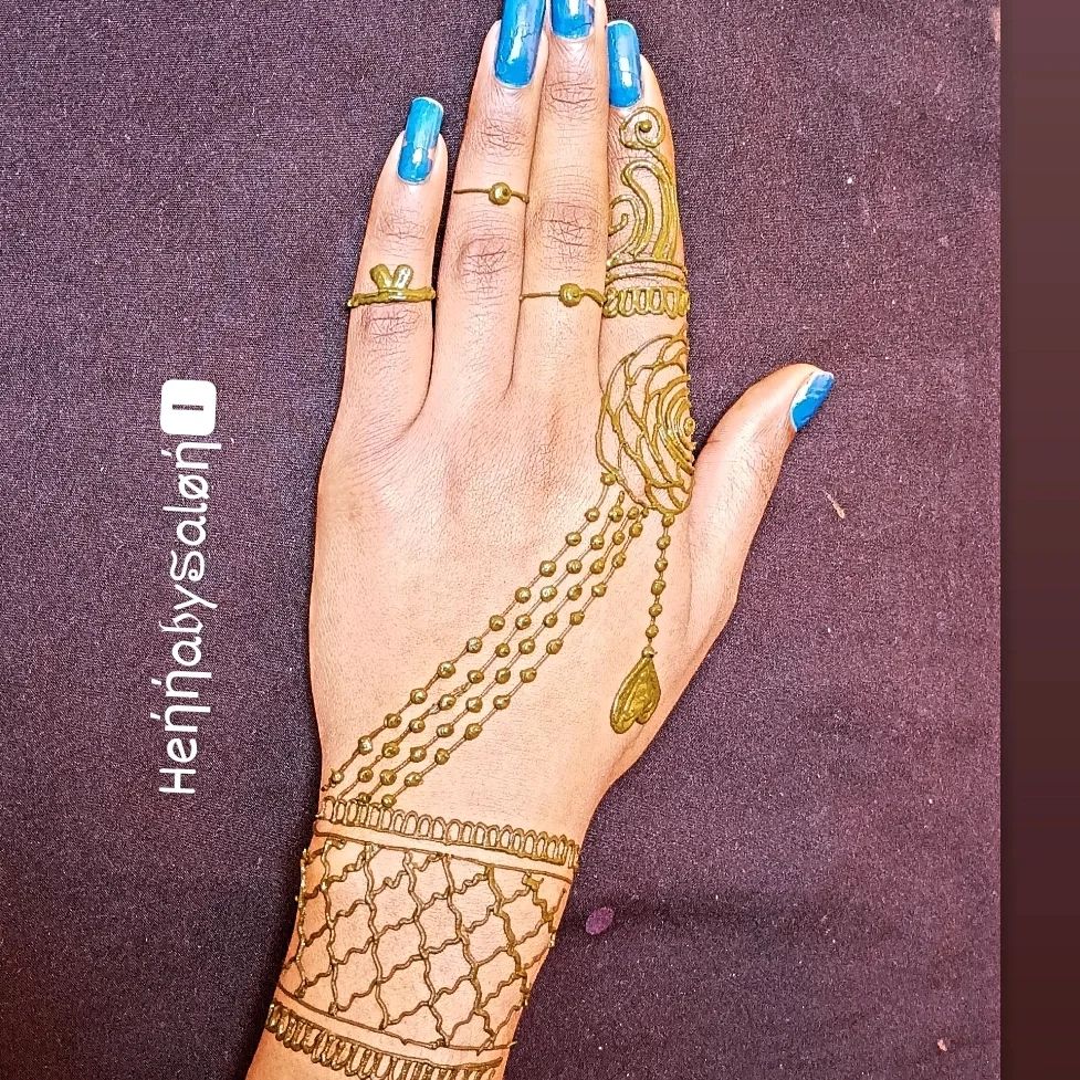 Half-Hand Arabic Mehndi Designs