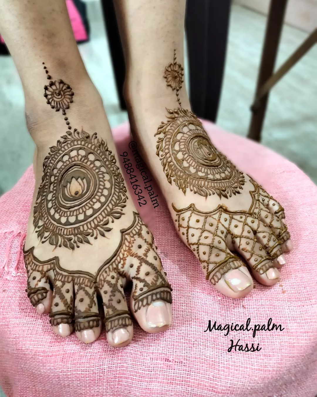 7 Arabic Mehndi Designs To Practise On For Your Next Festive ...