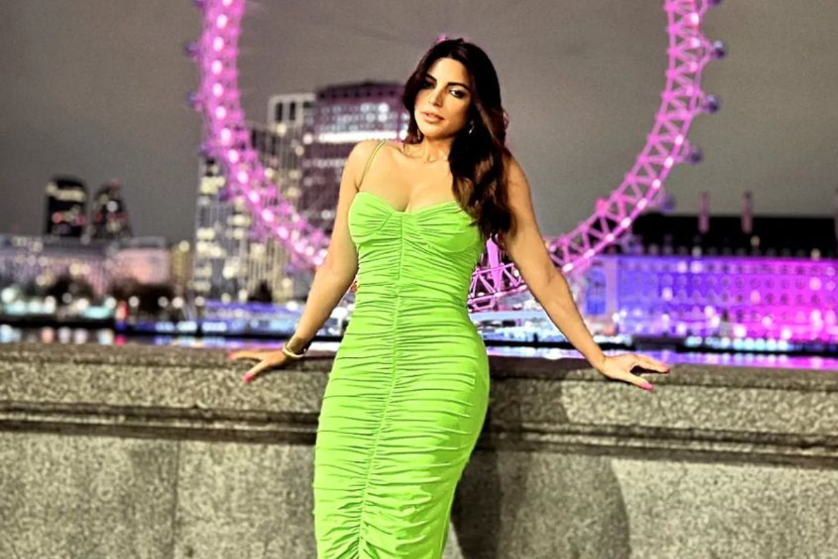Shama Sikander Steals The Show In An Eye-catching Neon Bodycon Dress, Her Backdrop Being The Famous London Eye
