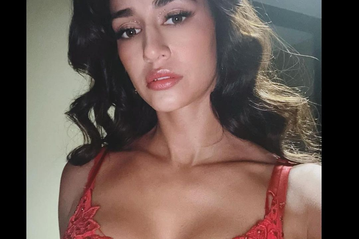 Disha Patani In Her Sexy Red Bo*ld Shimmer Look Is Something To Checkout