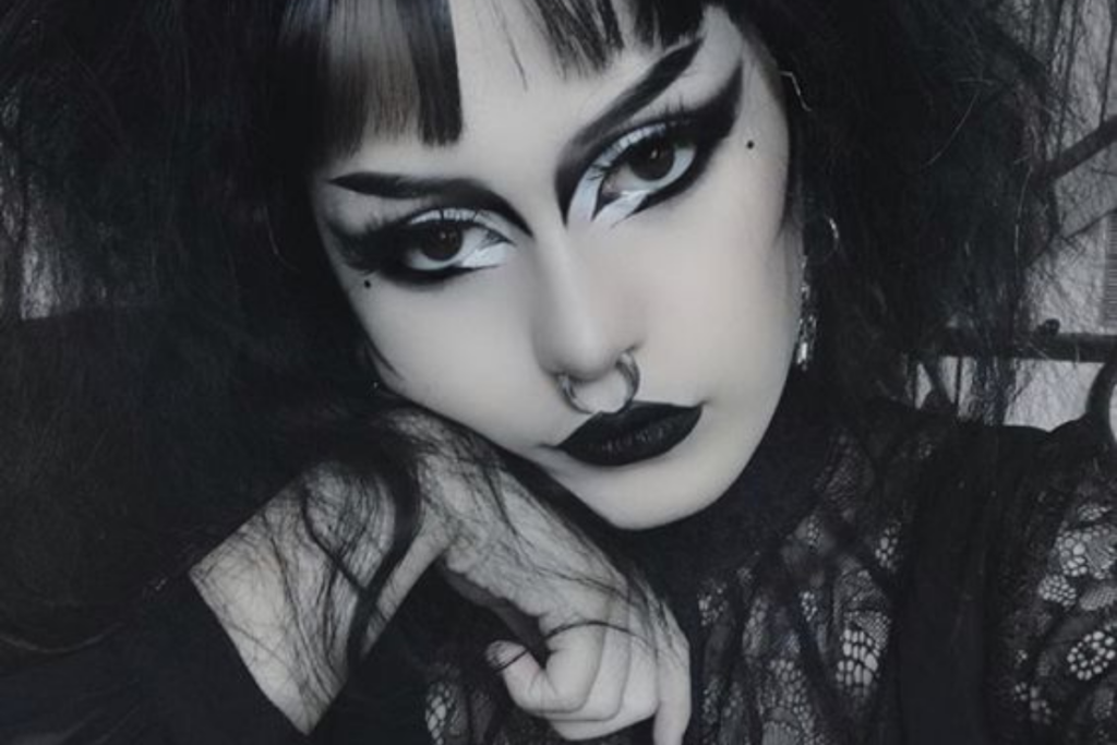 Trad Goth Makeup