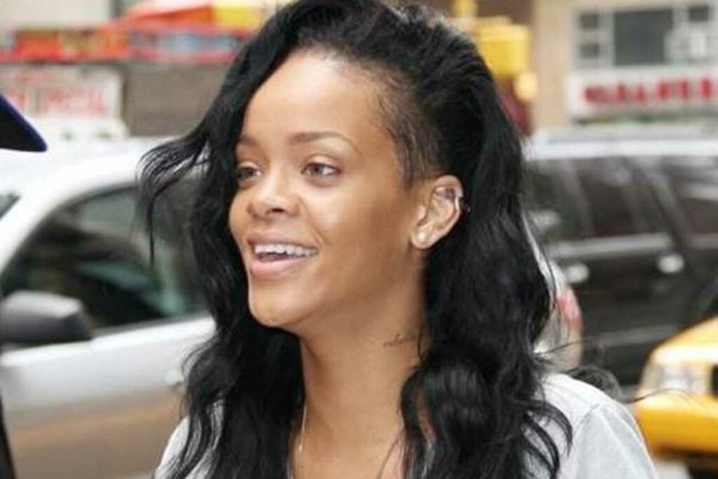 Rihanna No Makeup