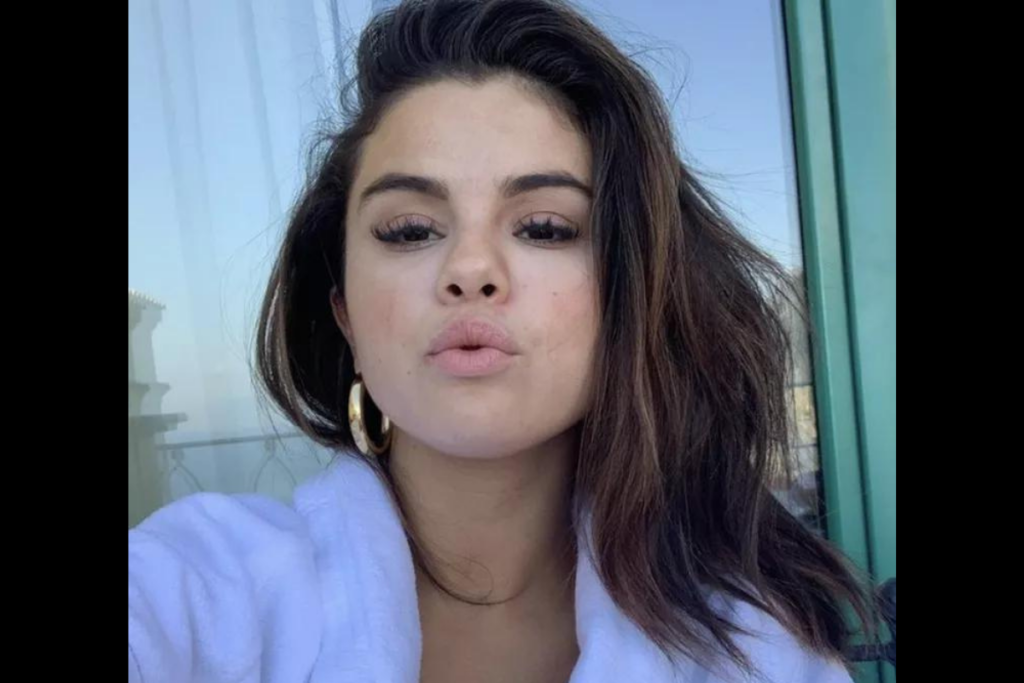 Selena Gomez Side Parted hairstyles