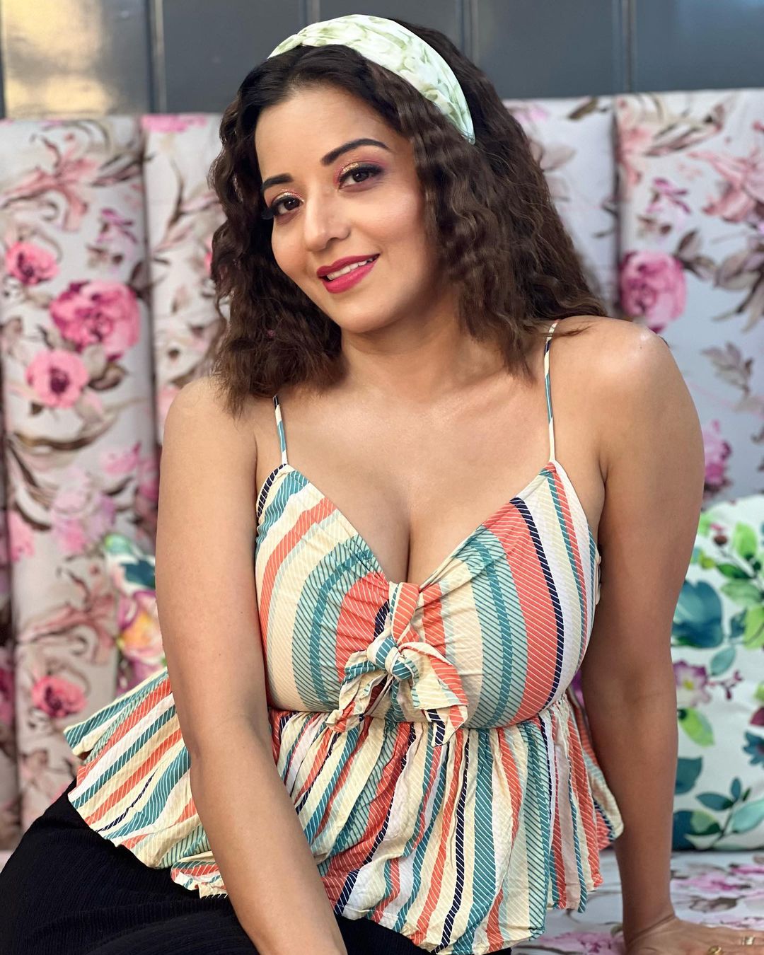 85+ Monalisa Hot, Sexy, and Bikini Photos of Bhojpuri Actress 'Antara  Biswas'