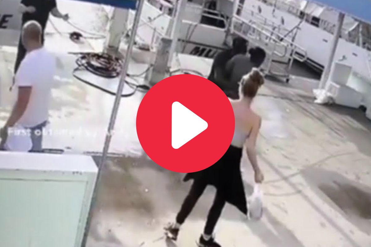 WATCH: Video of Tyreek Hill Slapping Haulover Miami Marina Employee Goes Viral On Twitter Reddit, Causes a Stir On Social Media
