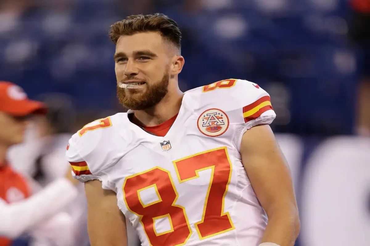 Who is Travis Kelce Dating? Is He In a Relationship With Taylor Swift?