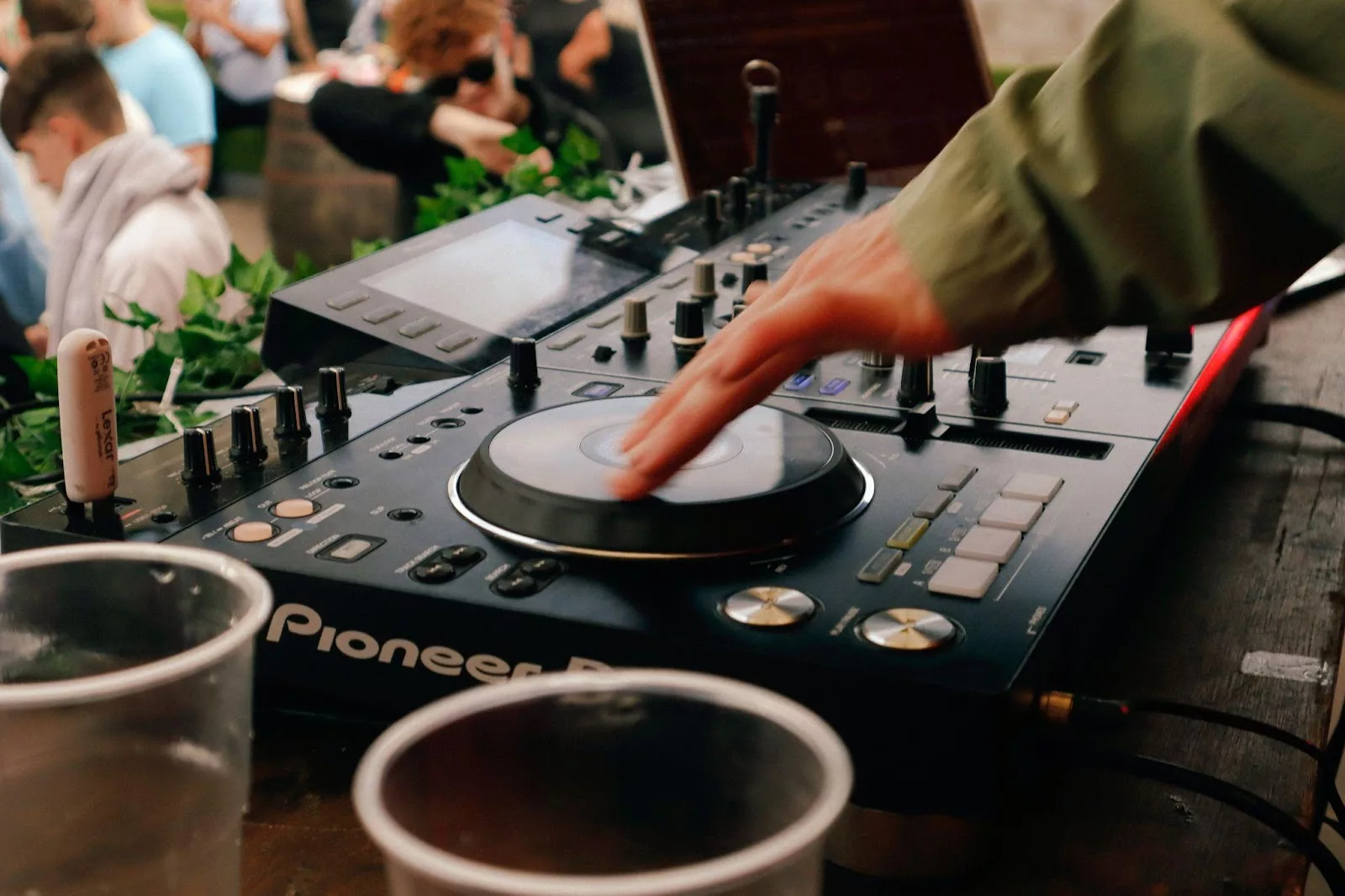 How to Choose the Best Wedding DJ for Your Big Day