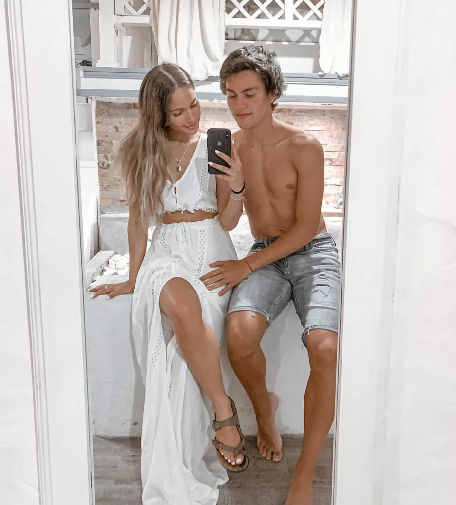 Who is Cami Garcia? Read to know more about the girlfriend of Facundo Pellistri as their photos go viral on the internet.