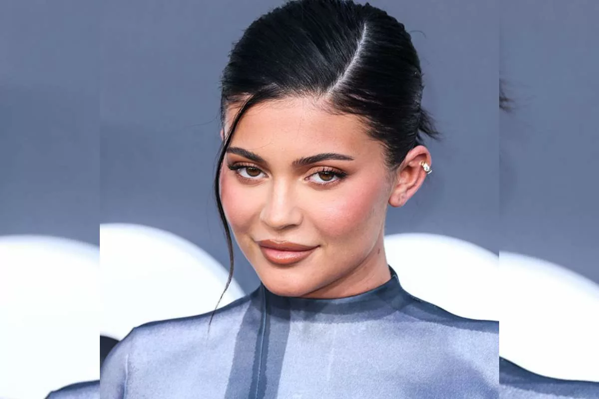 Kylie Jenner Looks Bo*ld In A See-Through Ruffled Layered Bodycon Dress