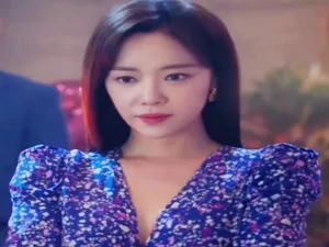 Actress Hwang Jung Eum hints at husband’s infidelity, divorce