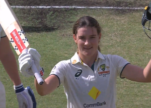 All-rounder Sutherland propel Australia to an inning and 284 runs victory over South Africa
