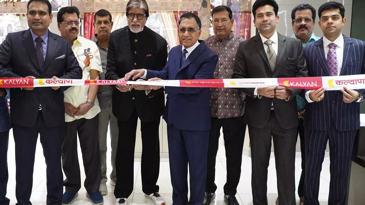 Amitabh Bachchan opens Kalyan Jewellers first showroom in Ayodhya