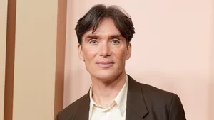 Cillian Murphy smashed his head open, courtesy 'amazing' pillow