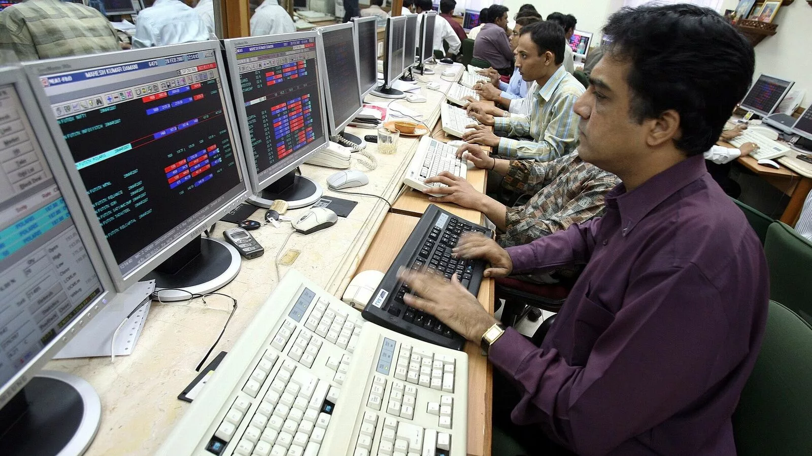 Day trading guide for stock market today: Nine stocks to buy or sell on Friday — 16th February
