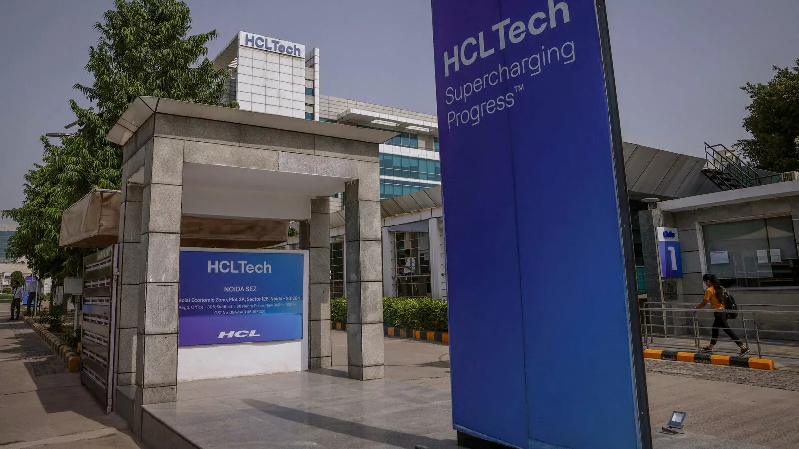 HCL Technologies asks employees to work from office 3 days to avoid pay cut