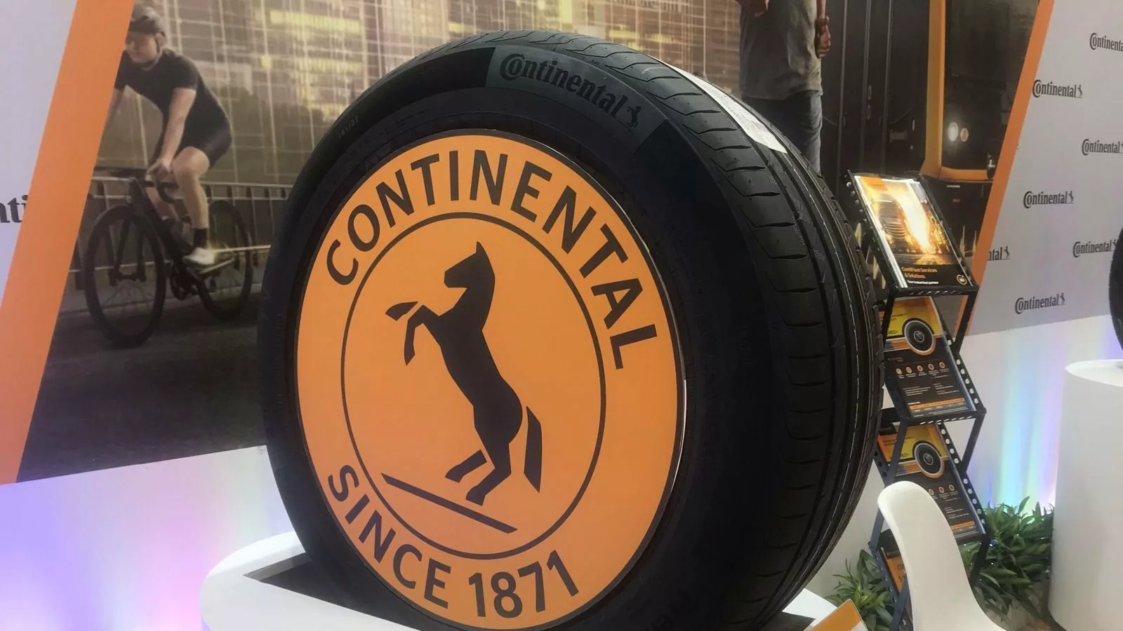 Continental’s ContiSeal tyre technology can help increase tyre life. Here’s how