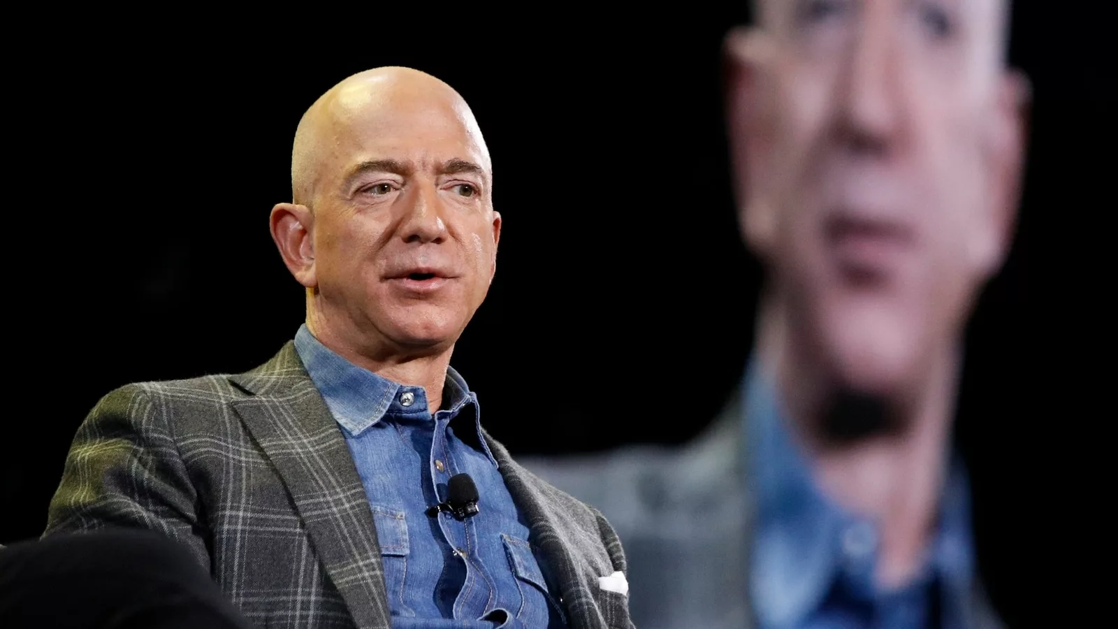 Jeff Bezos unloads Amazon shares worth ₹16,604 crore in latest stock dump