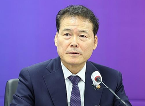 N.Korea's removal of unification references could cause ideological confusion: Minister
