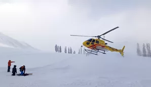 Russian skier killed, 4 others rescued in Gulmarg avalanche accident (Lead)