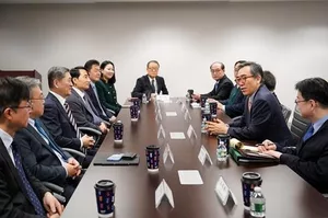 S.Korean FM meets business leaders in New York