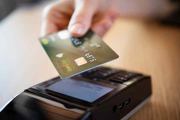 Ways to save on your shopping with credit cards