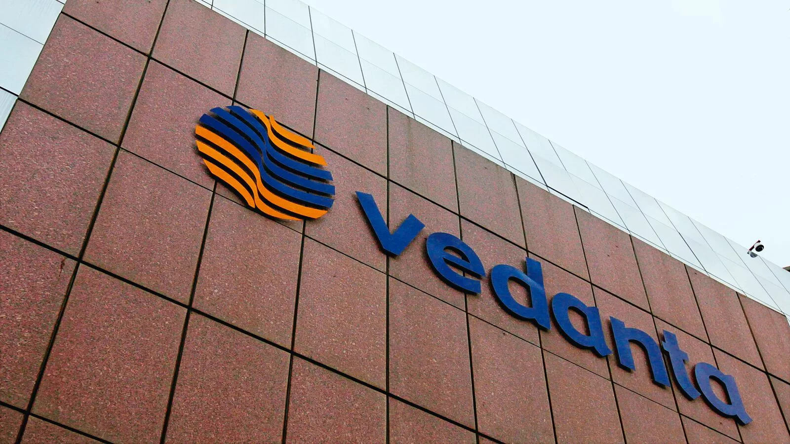 Vedanta promoters offload 1.76% stake via bulk deal