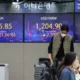 Foreigners net purchased record $11.7 billion shares in S. Korea in Q1