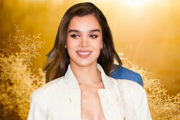 Who is Hailee Steinfeld boyfriend? Who is the American actress and singer dating?