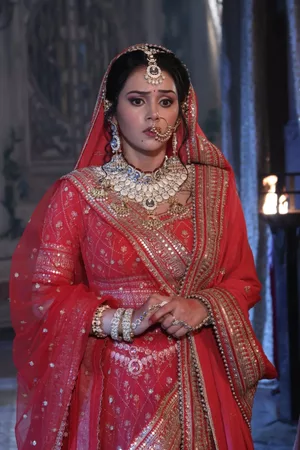 Mallika Singh wears 10 kg regal lehenga as Mauryan-era bride for ‘Pracchand Ashok’