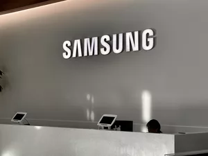 Samsung sees high economic uncertainty, new opportunity in AI