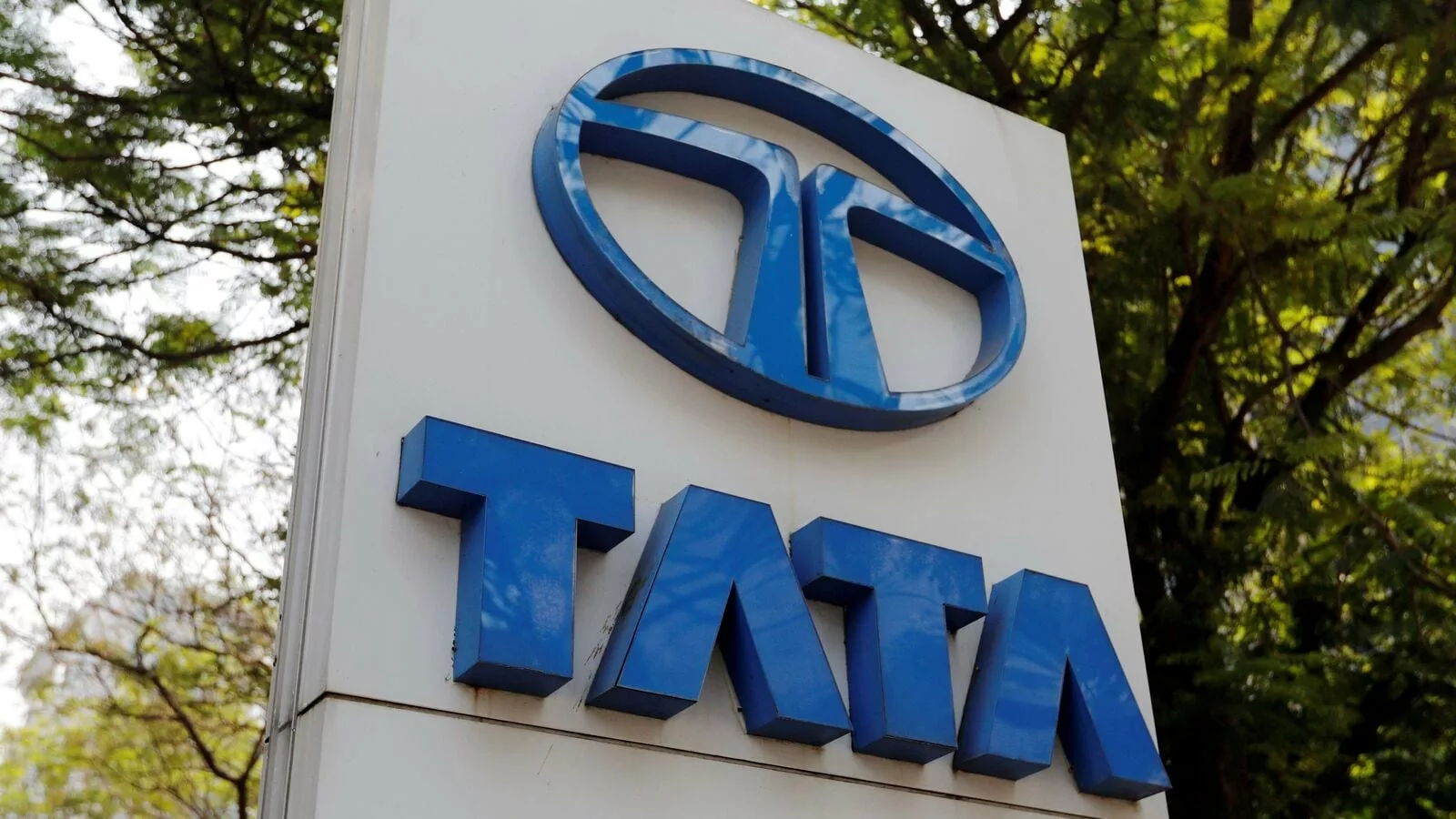 Tata Motors to demerge CV and PV business as seperate listed companies