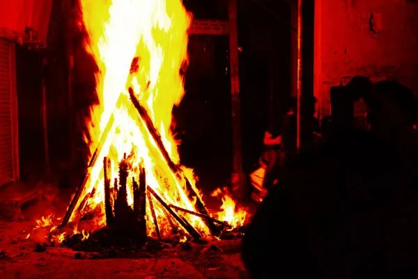 Holika Dahan 2024: Here's A List Of What To Do and Not Do To Have A Fun-Filled Evening
